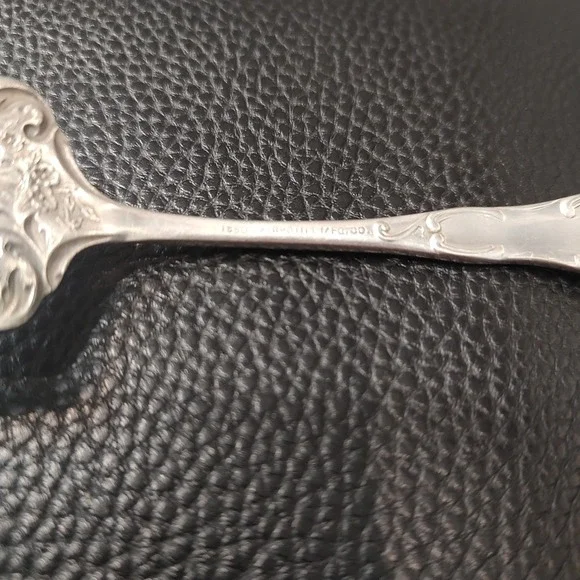 Vtg 1881 Rogers Oneida Flirtation Silverplate Dinner Fork 7 Inch Flatware‎ 19 - Picture 6 of 6